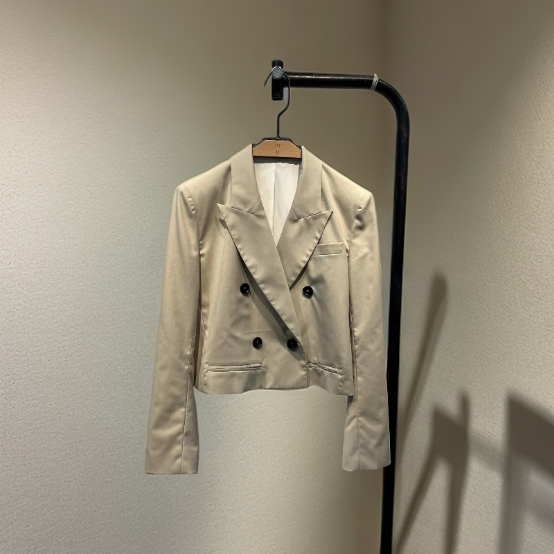 西装款法式优雅短款外套YB52FC1510