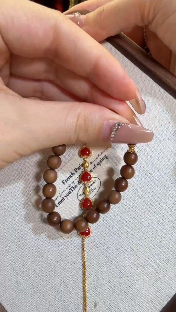 【闪购商品】非洲檀香无事牌满钻阿卡爱心