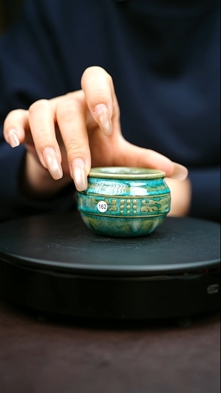 162#原矿钧瓷炉钧釉虎贲杯