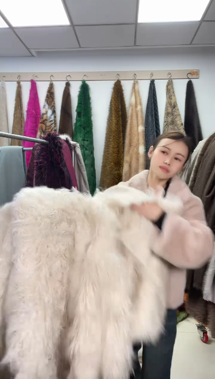 狐狸毛D084，尺寸1.8*2