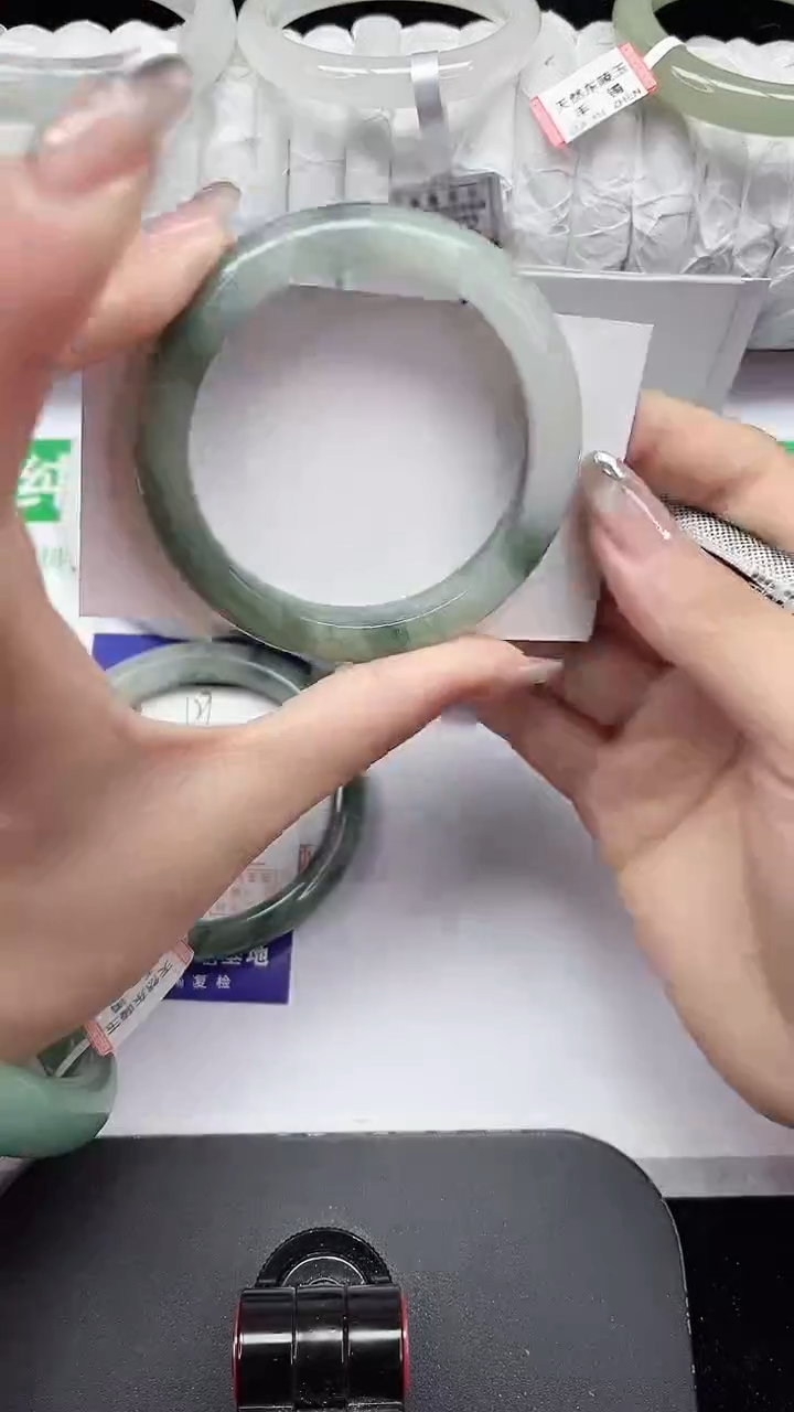 未镶嵌手镯石英质玉128-52/53