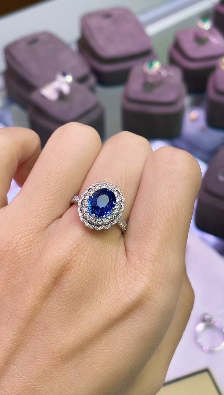 【闪购商品】蓝宝石戒指18K金镶嵌2.70克拉