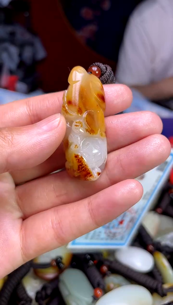 和田玉未镶嵌颈饰1