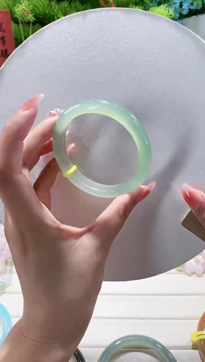 玛瑙/玉髓手镯未镶嵌10-57