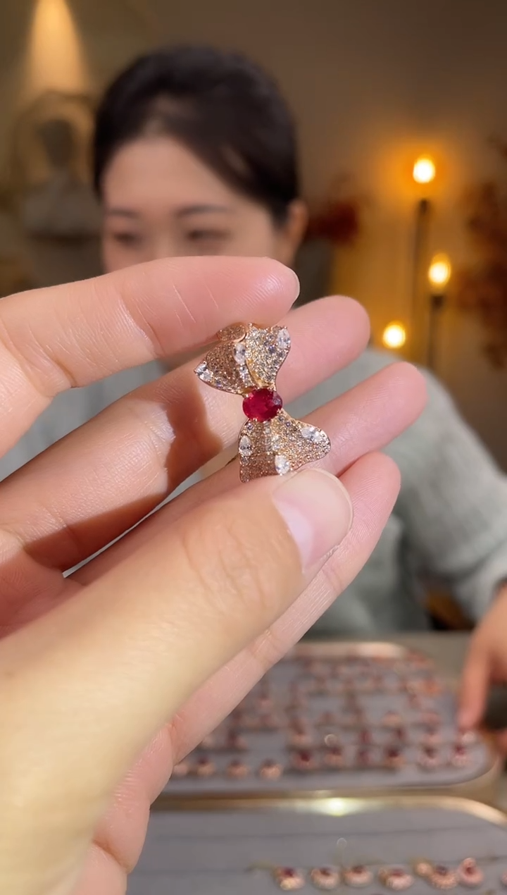 银S925镶嵌手饰红宝石手饰