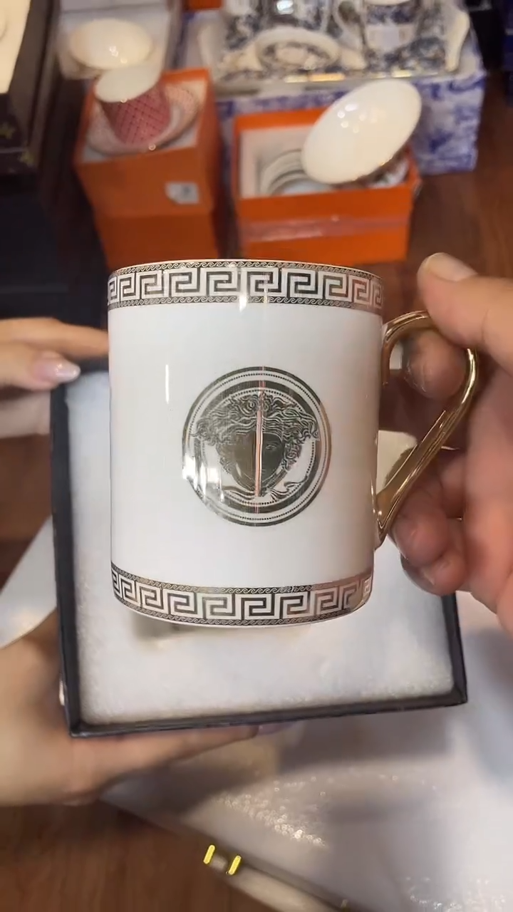 杯鸿辉家品牌瓷器，京东包邮！