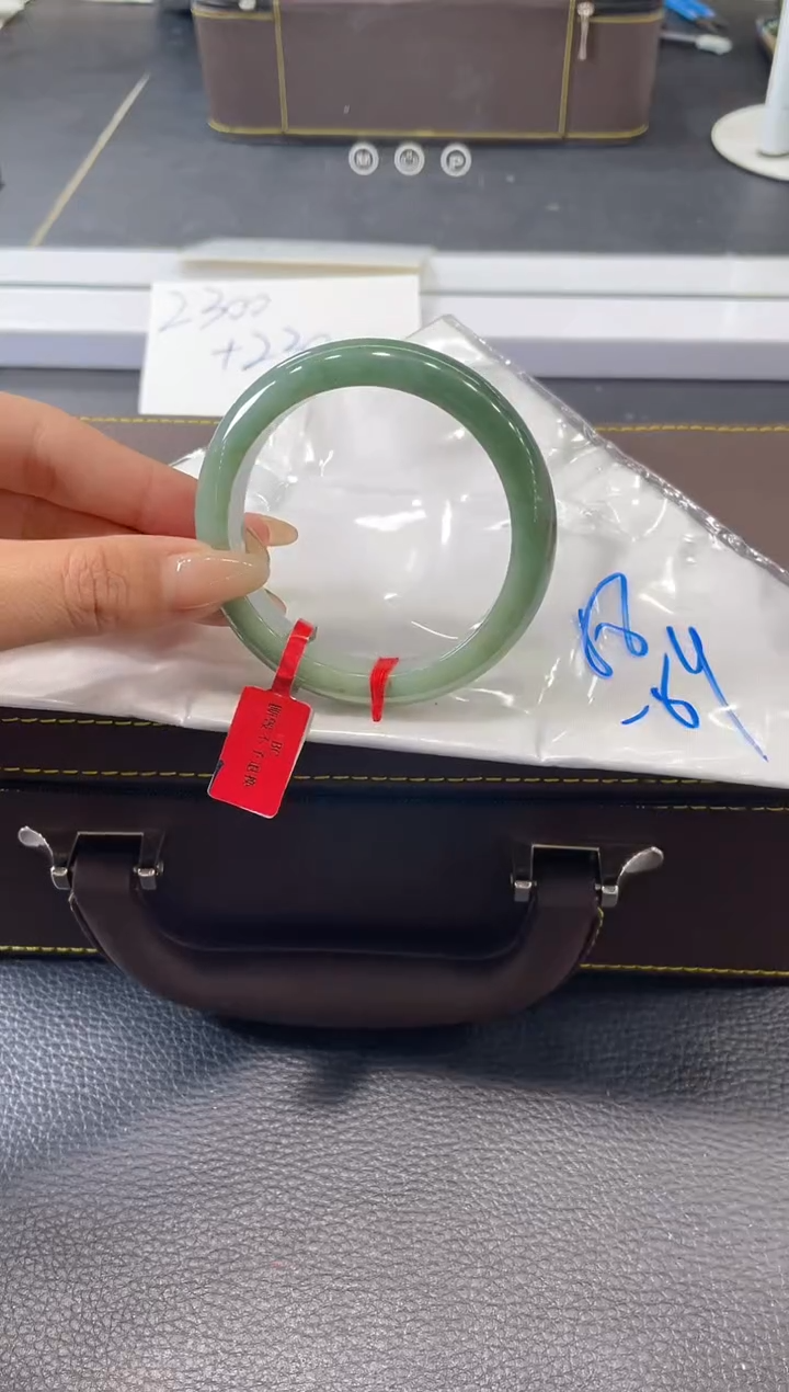 【闪购商品】翡翠手镯未镶嵌手镯