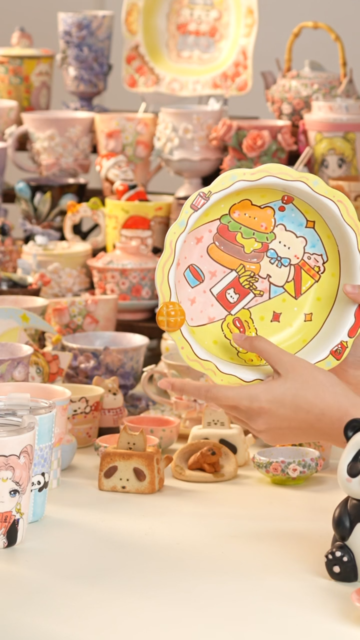 摆件陶景德镇釉下彩手绘设计师款陶瓷