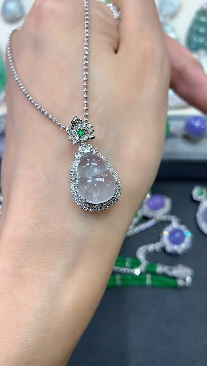 【闪购商品】翡翠吊坠(不含链)18K金镶嵌w56