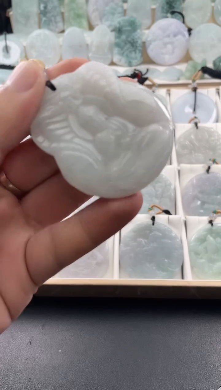 颈饰未镶嵌翡翠....9/26/.107