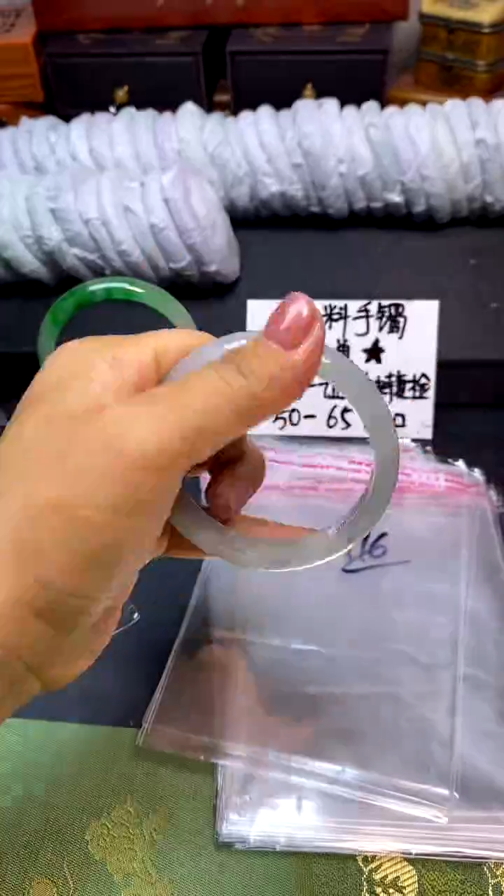 时尚女款缅料手镯116