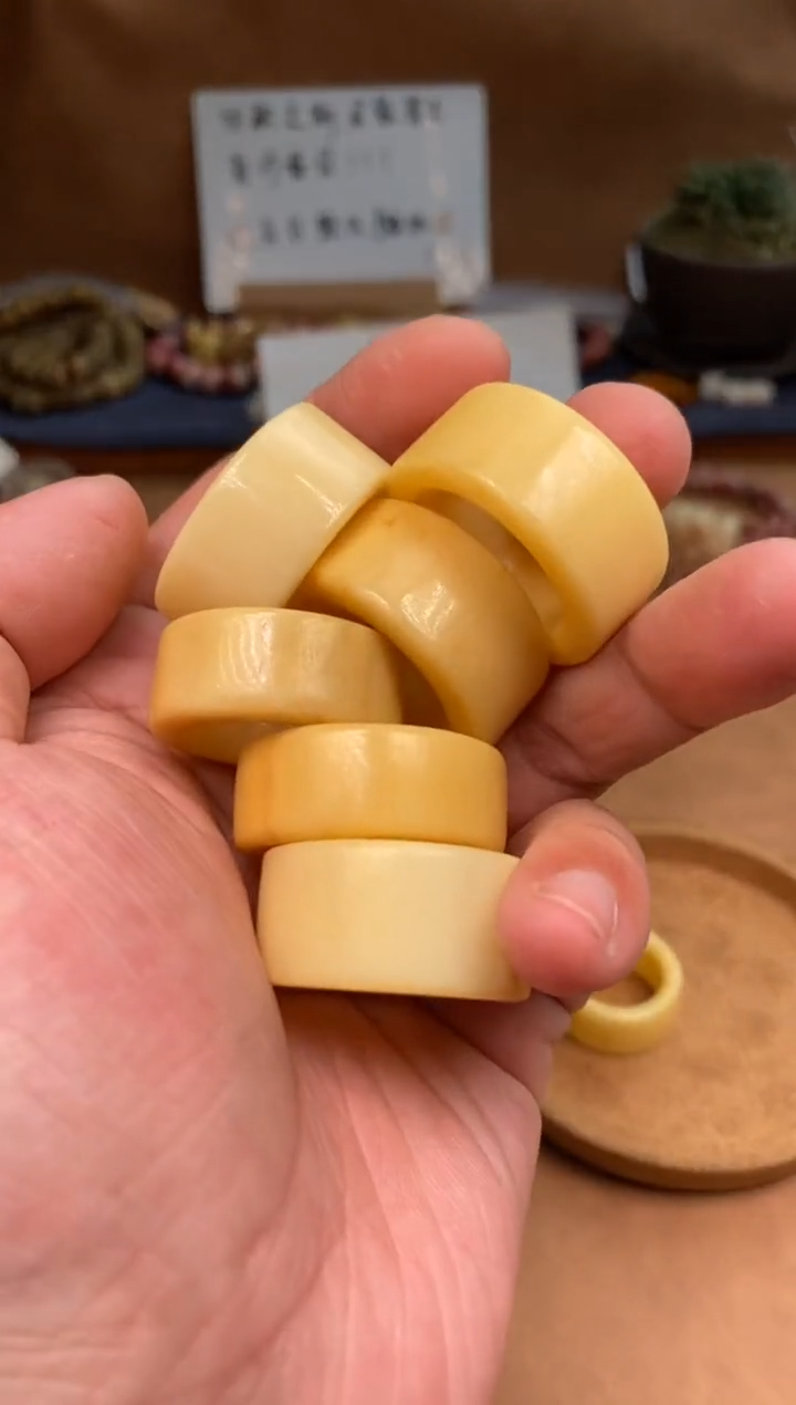 【闪购商品】牛骨其他P411-20mm超润扳指-有棕裂