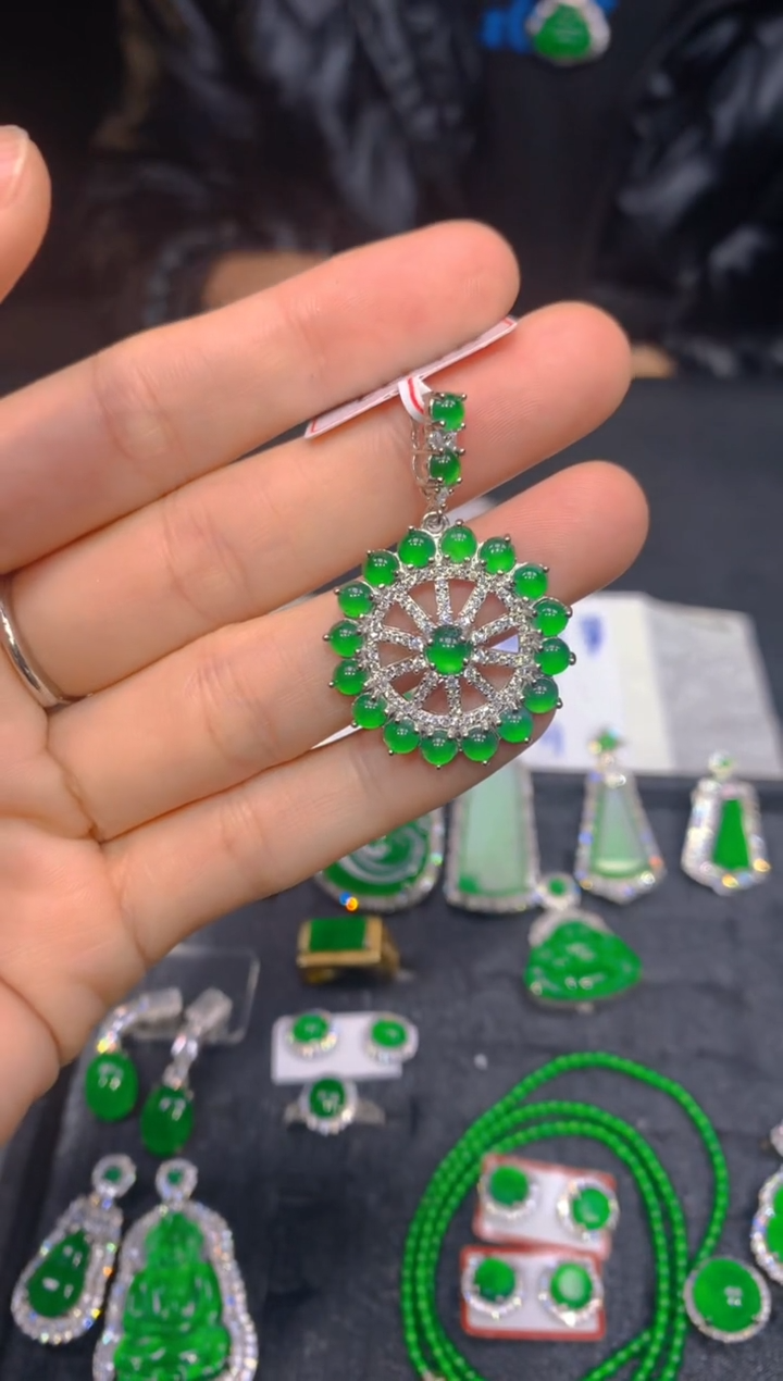 【闪购商品】定制翡翠未镶嵌126多样性发货（发其一）