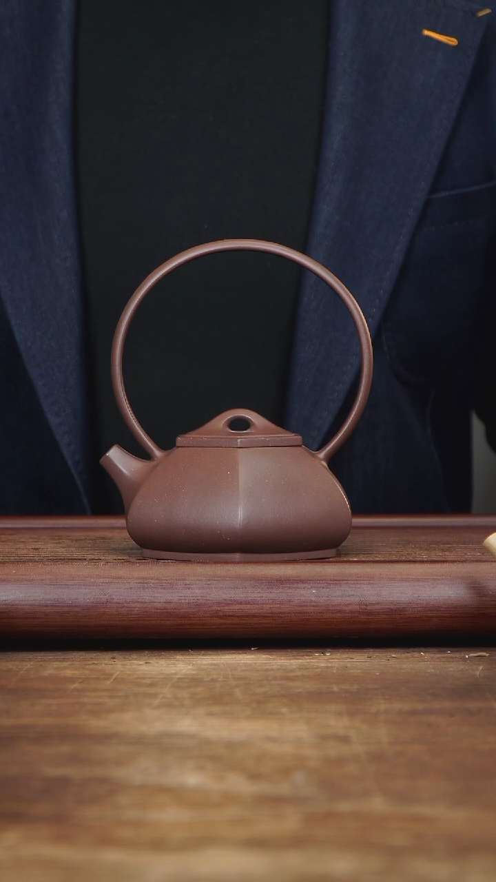 【闪购商品】紫砂茶壶300ml 全手六方石瓢提梁 紫泥