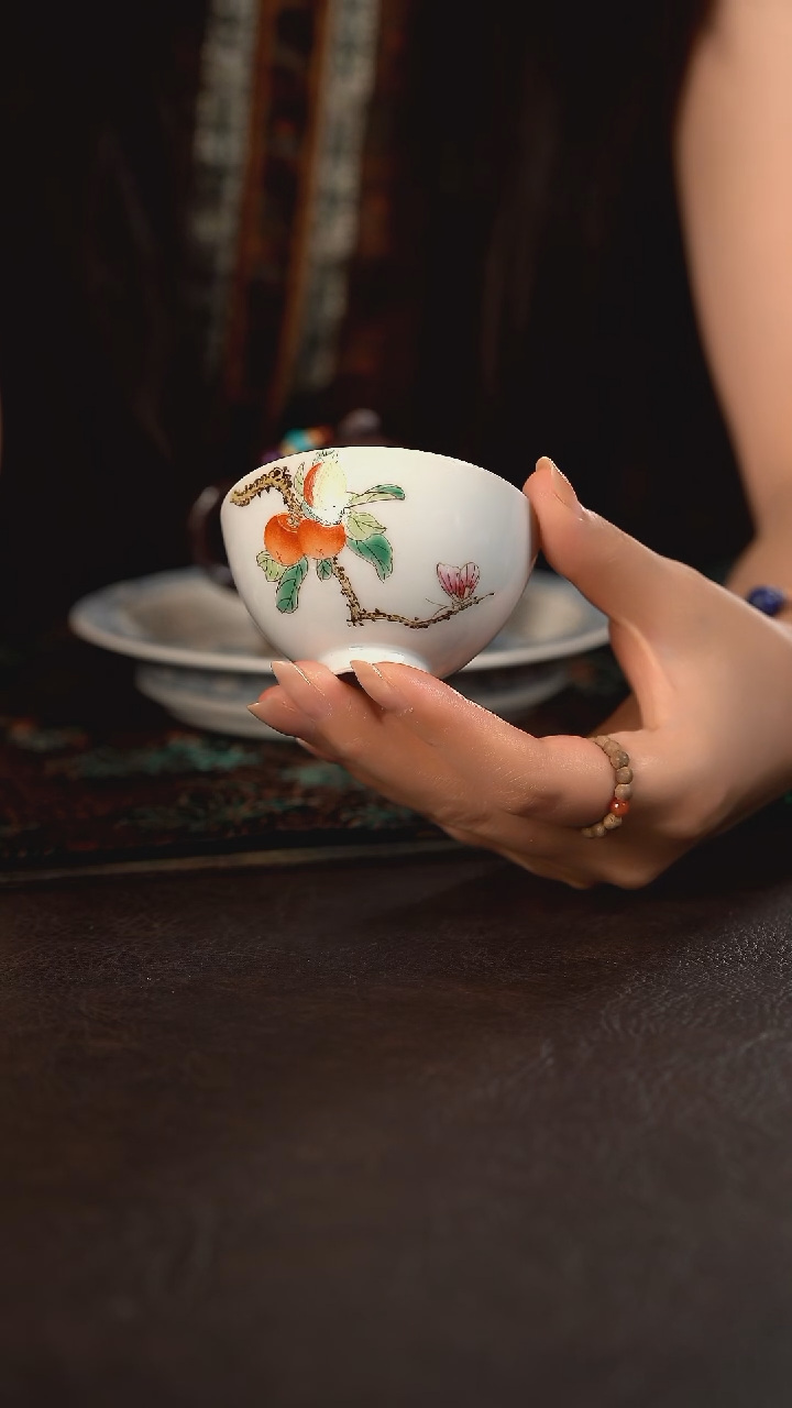 忆古彩瓷柿柿如意鸡心杯