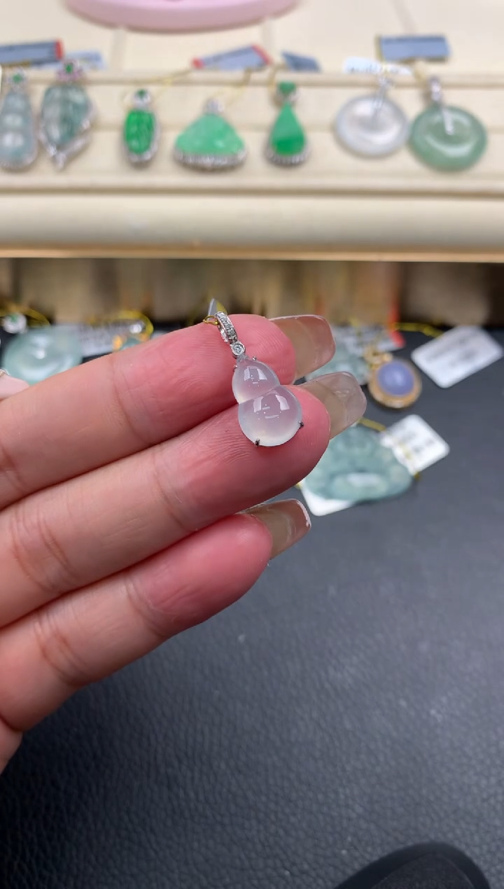 【闪购商品】翡翠颈饰18K金镶嵌Q272      