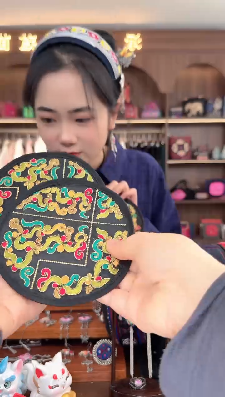 【闪购商品】织绣扶光苗绣传承L30