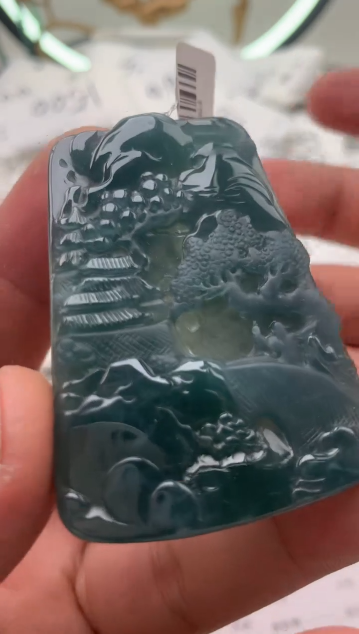 【闪购商品】翡翠颈饰未镶嵌山水牌