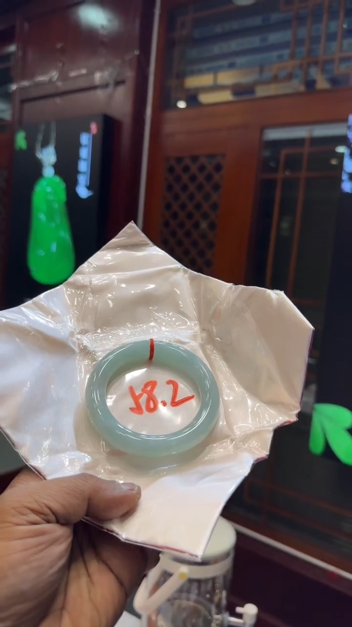 未镶嵌手镯翡翠手镯