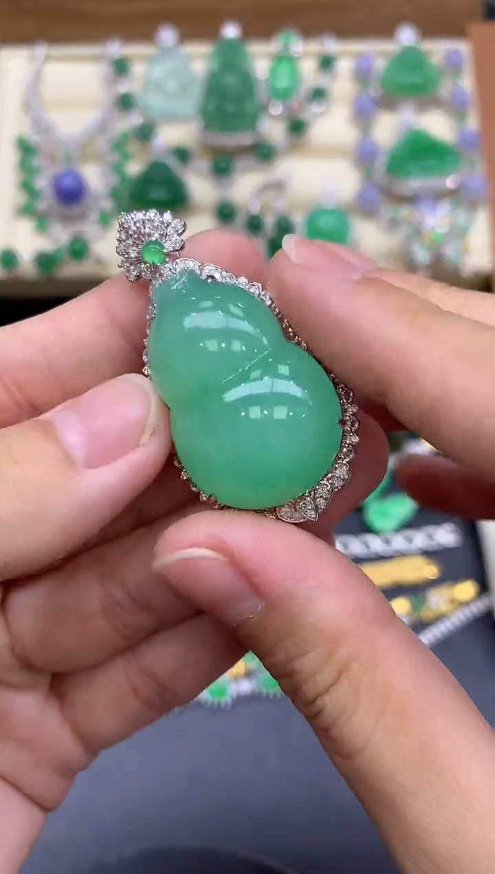 翡翠18K金镶嵌颈饰584-中国好珍宝