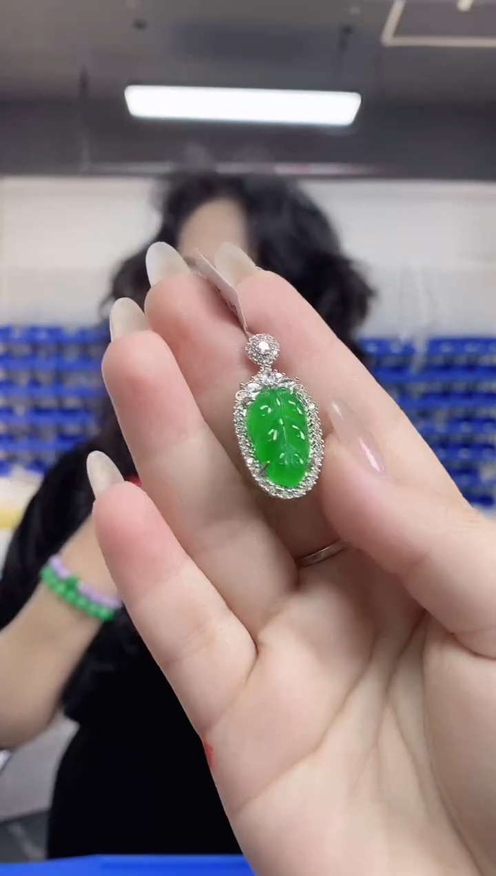 【闪购商品】翡翠吊坠(不含链)未镶嵌多样性发其一颜色微差
