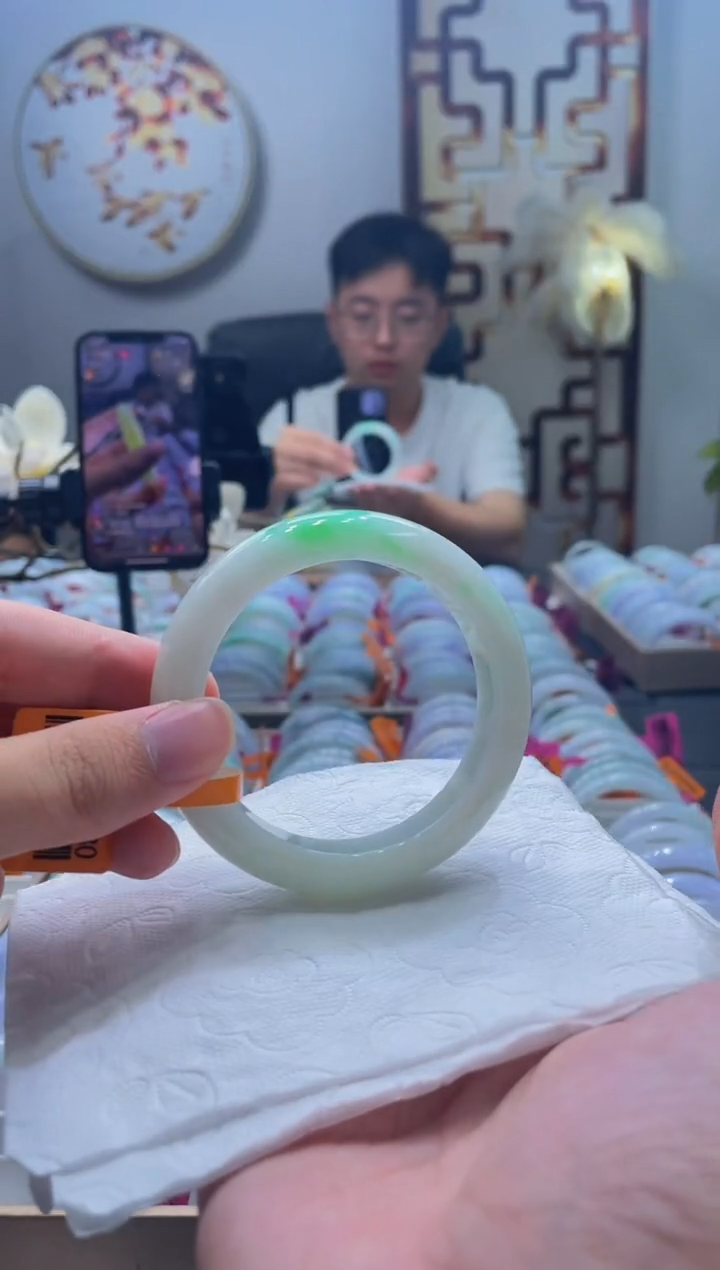 翡翠手镯未镶嵌238-57