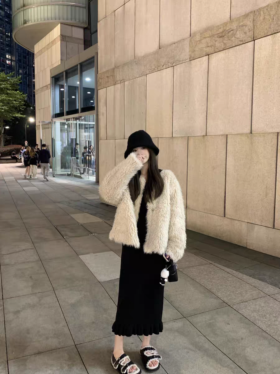 Be011保暖纯色气质休闲小香风皮毛一体羊羔毛加厚外套女2025新款