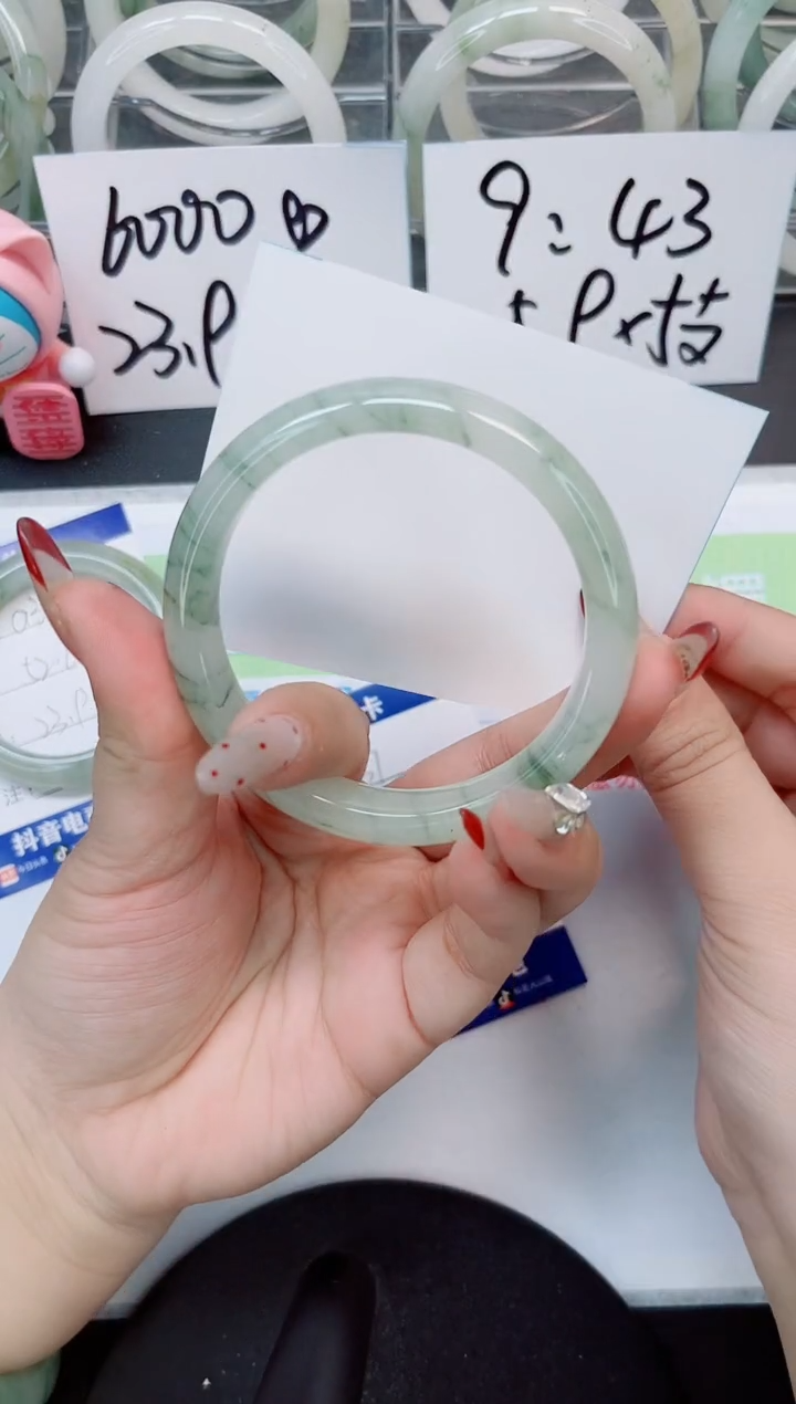 【闪购商品】石英质玉手镯未镶嵌a37