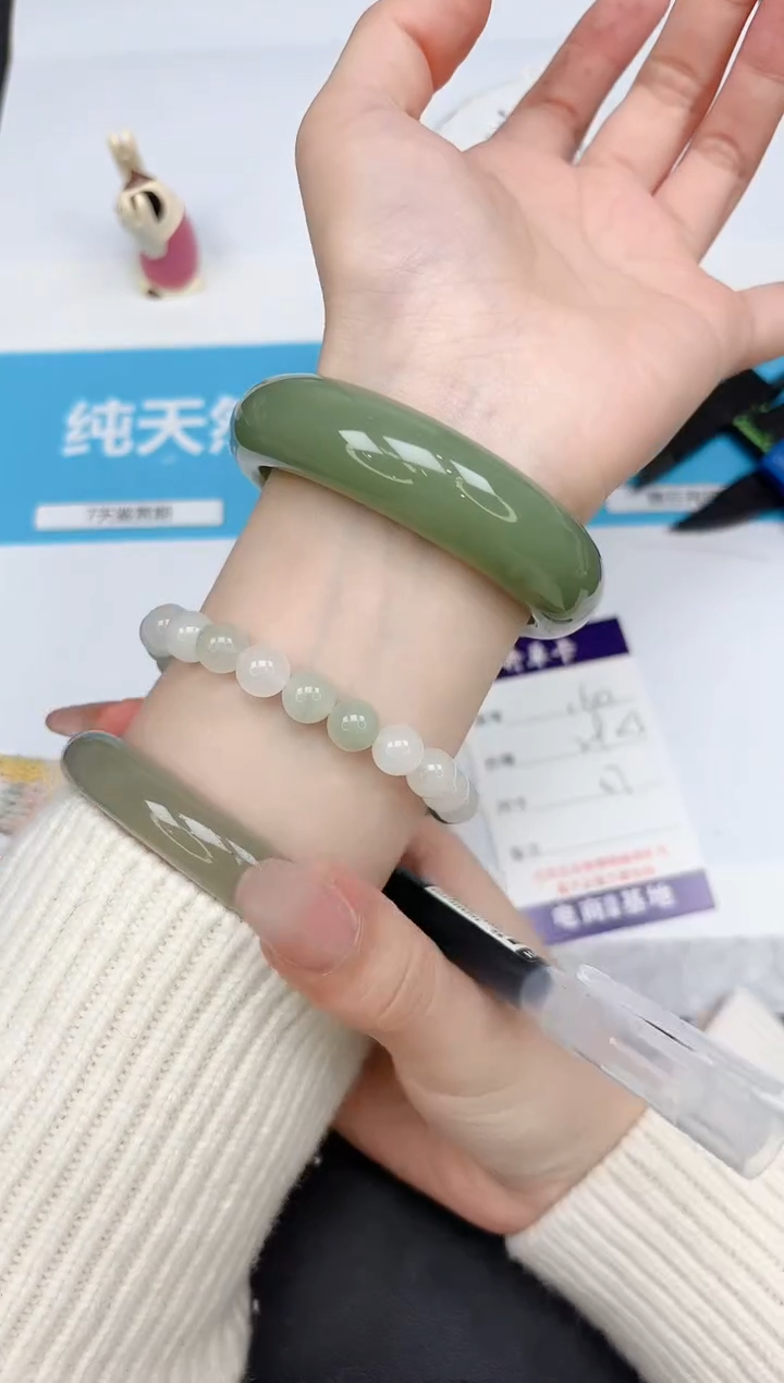 【闪购商品】石英质玉手镯未镶嵌160-57