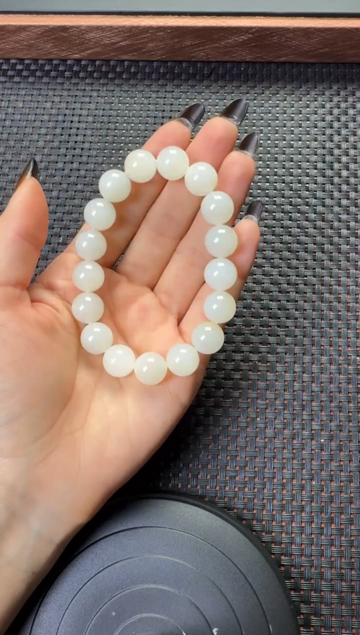 未镶嵌手串和田玉安**奥且末金山白玉卡12手串