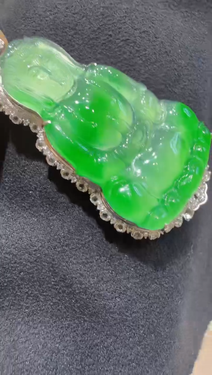 吊坠(不含链)18K金镶嵌翡翠多样性团购发一件（不退不换）