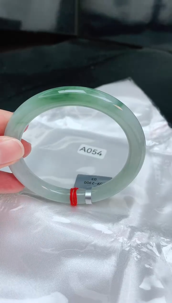 翡翠未镶嵌手镯缅甸天然A货翡翠手镯