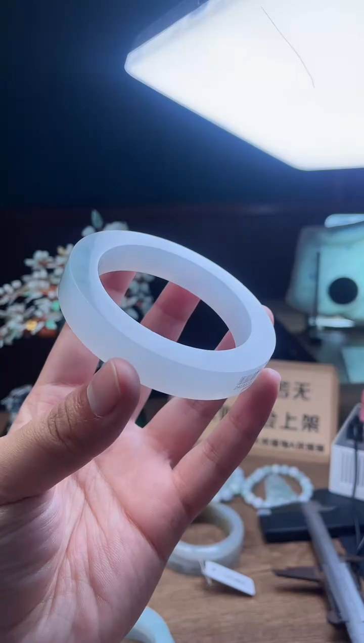 【闪购商品】定制翡翠手镯未镶嵌定制