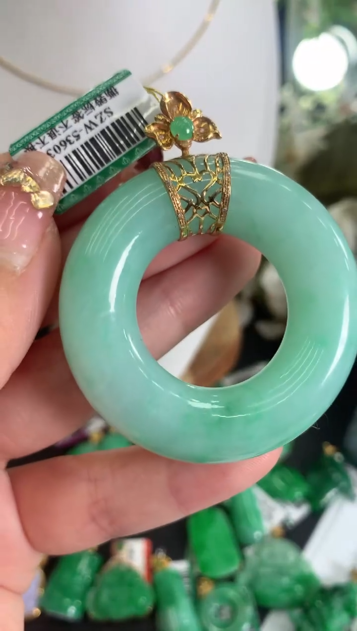 【闪购商品】翡翠吊坠(不含链)18K金镶嵌挂件