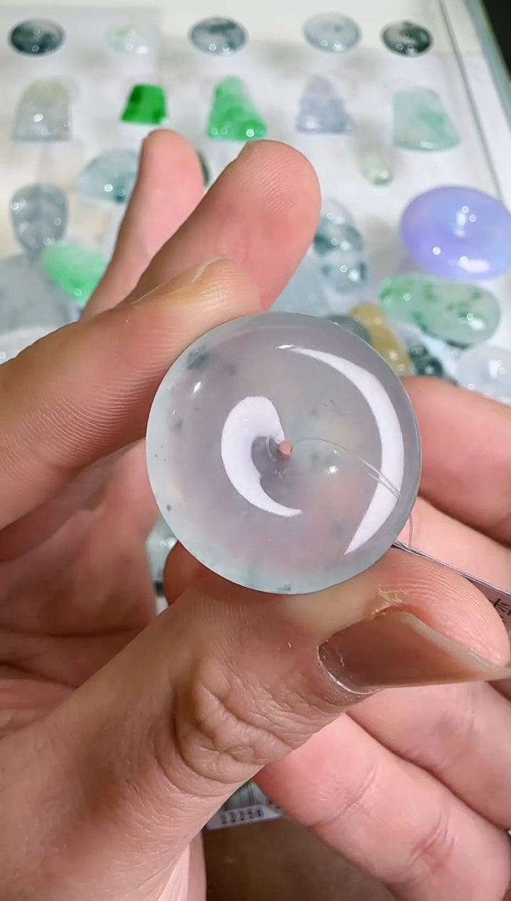 【闪购商品】翡翠吊坠(不含链)未镶嵌··