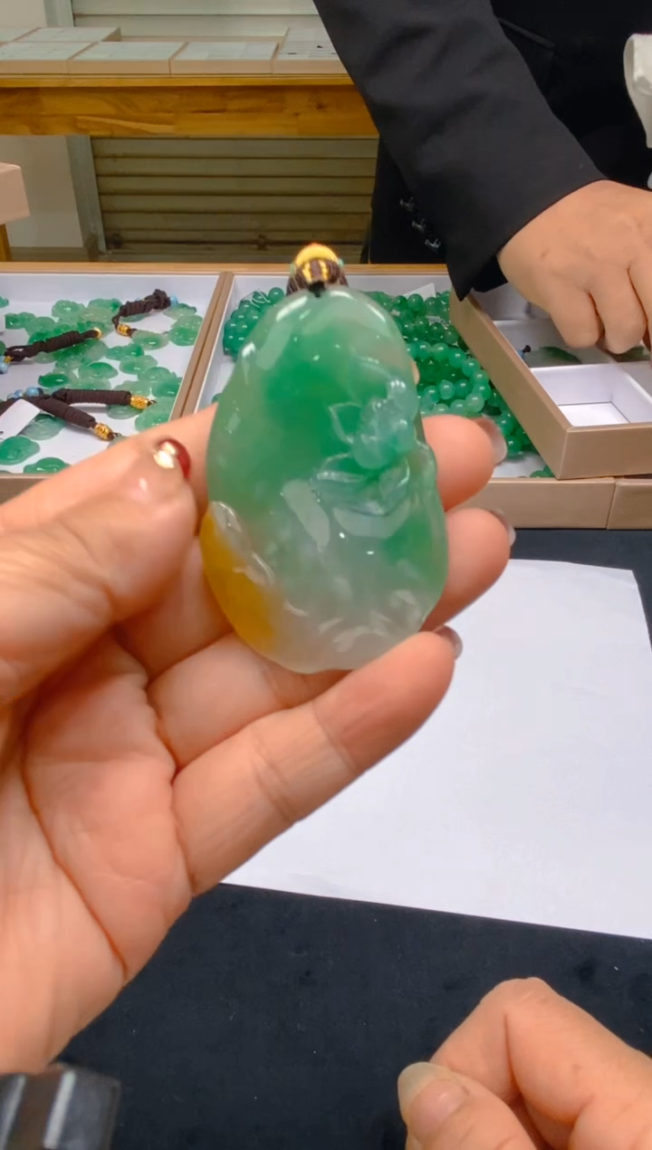 【闪购商品】石英质玉颈饰未镶嵌冰美人非洲翠044