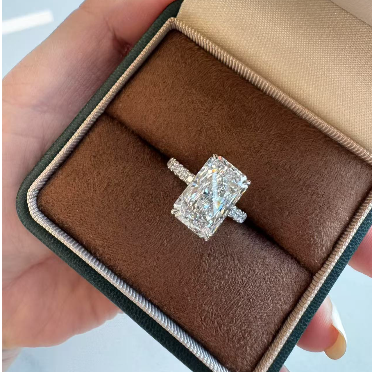 实验室培育钻石用115定制雷迪恩一字臂钻戒，定制非质量问题不退换