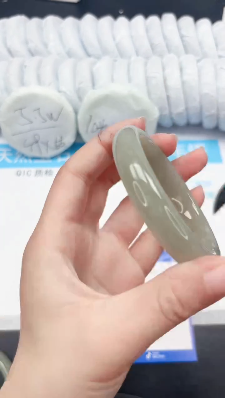 【闪购商品】和田玉手镯未镶嵌242-57.4