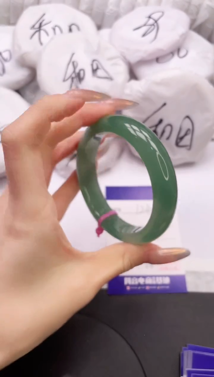 【闪购商品】石英质玉手镯未镶嵌10K124-60