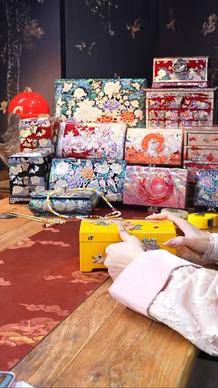 【闪购商品】瓷片螺钿工艺香椿木首饰盒