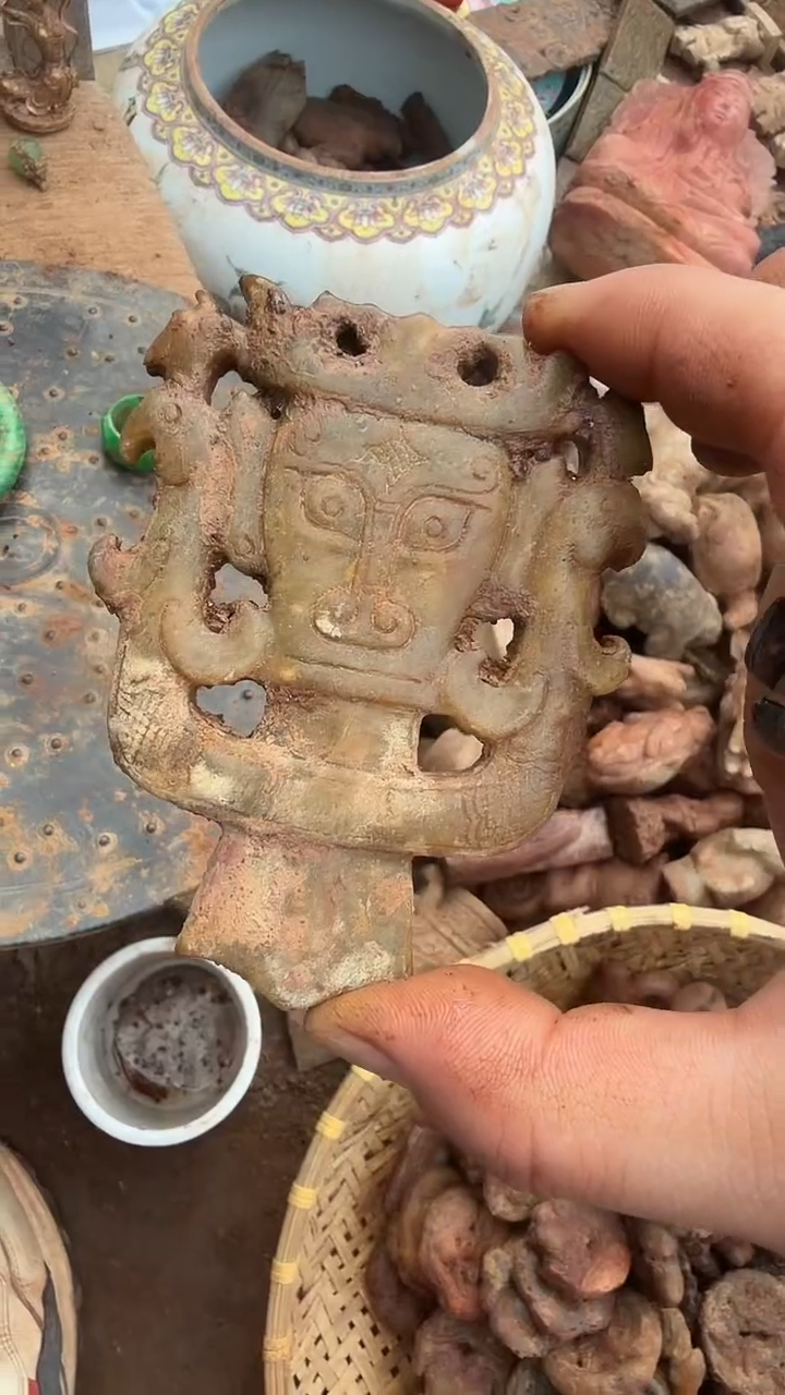 未镶嵌岫岩河磨玉（透闪石质玉）挂件包*头岫岩河磨玉