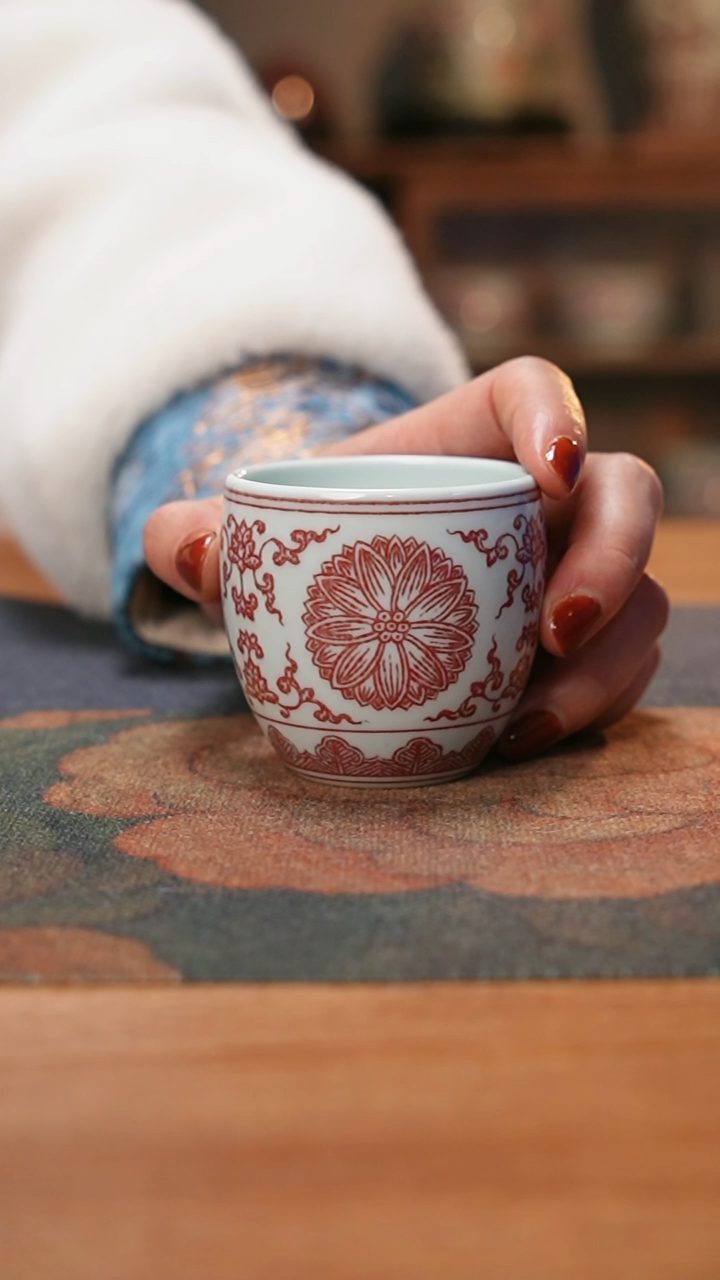 【闪购商品】贵红窑釉里红团花纹腰鼓杯