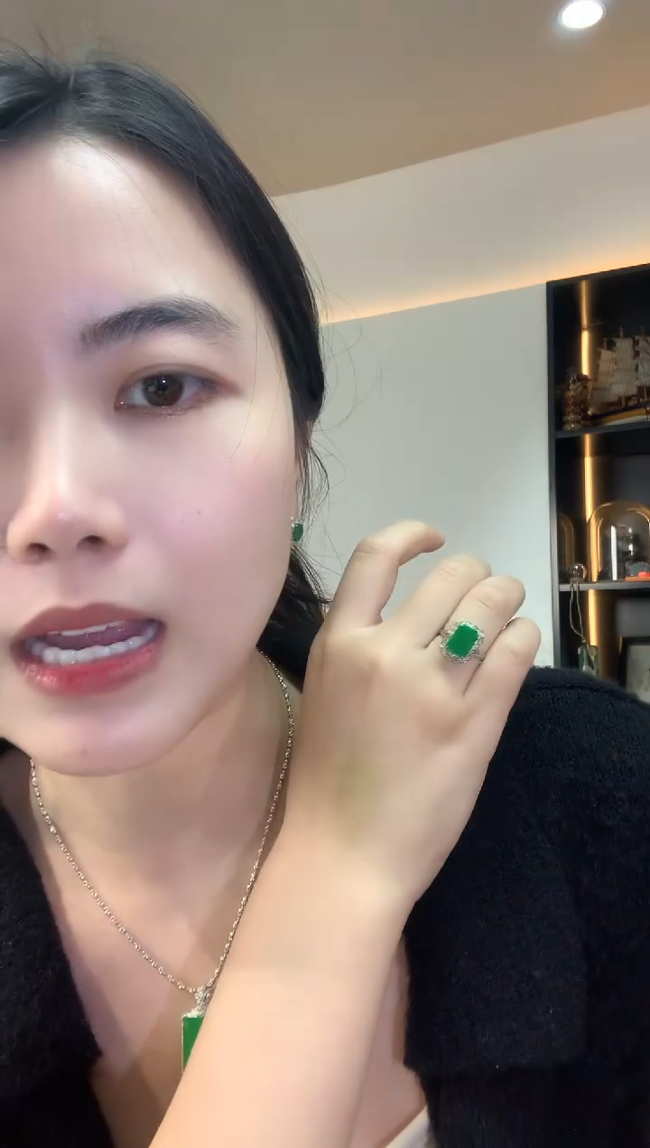 18K金镶嵌戒指翡翠Q180|多样性发其一|3980