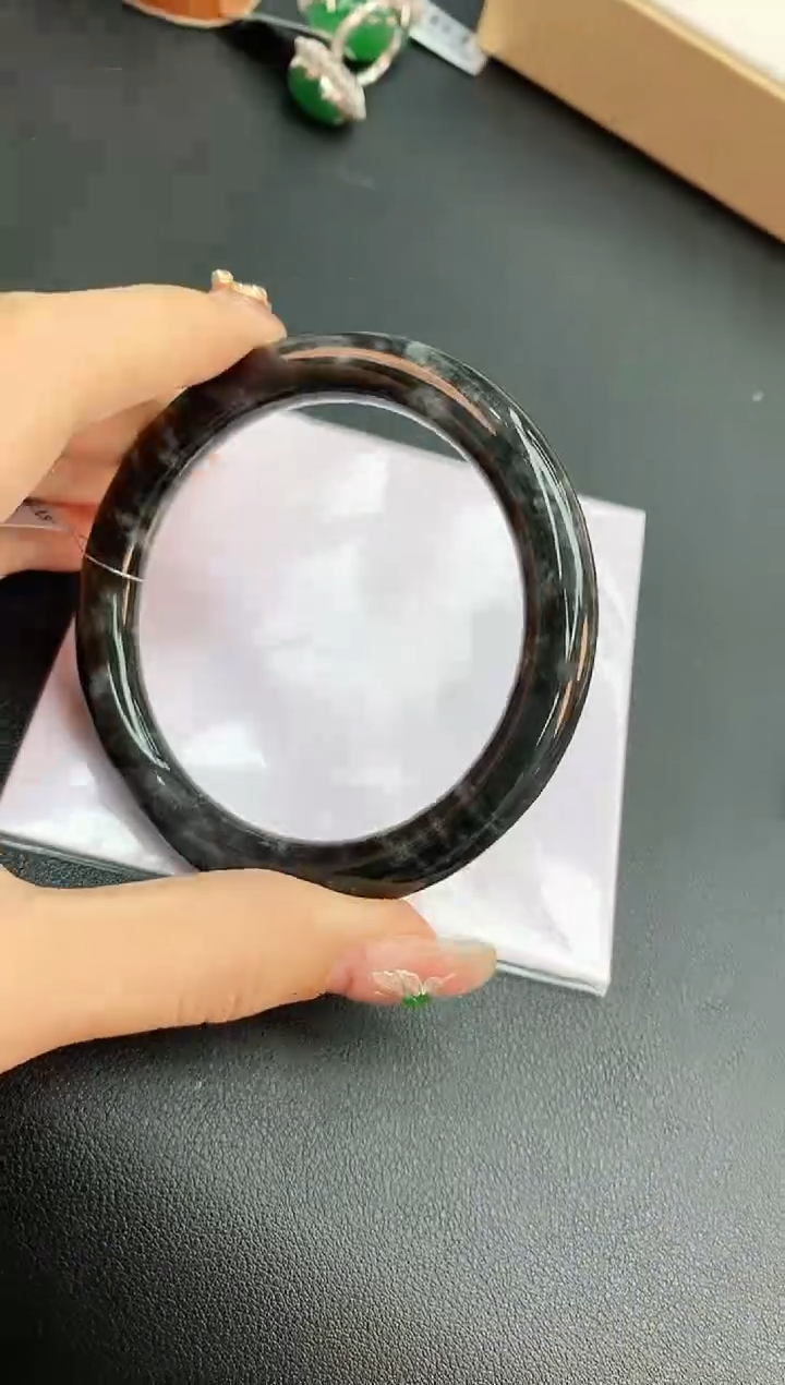 【闪购商品】翡翠手镯未镶嵌赠礼盒证书 珍珍