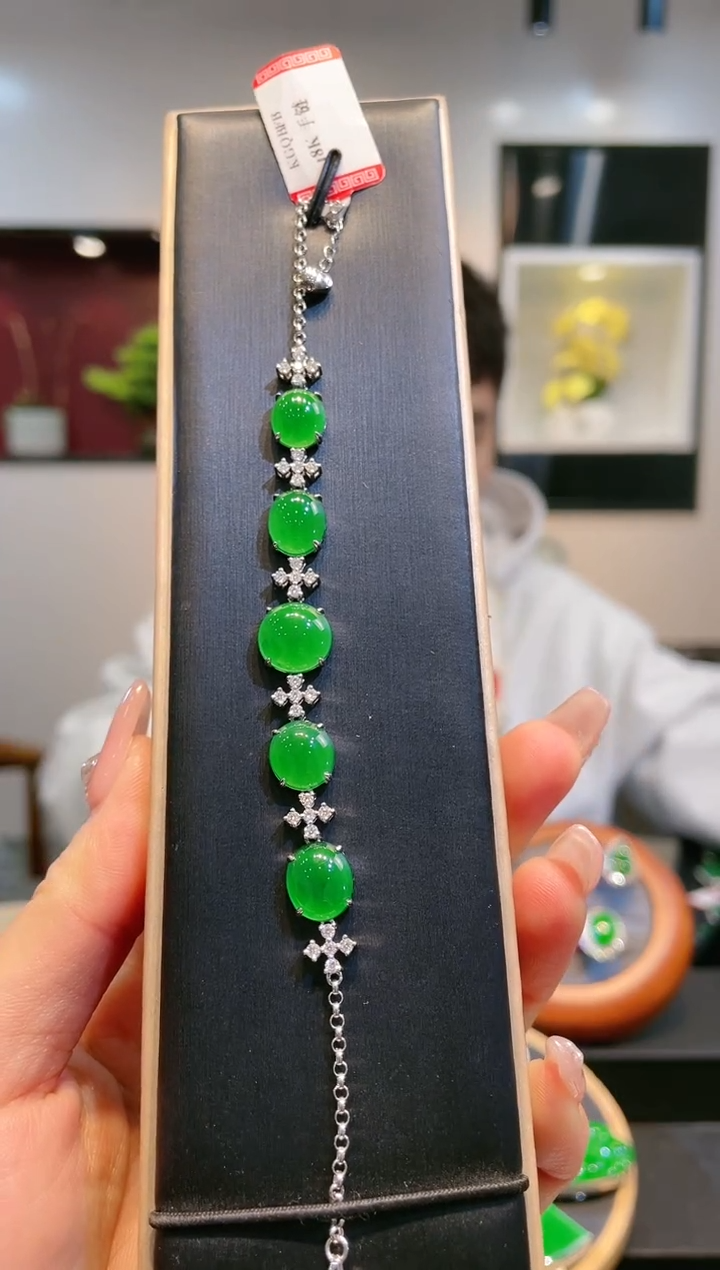 【闪购商品】翡翠颈饰18K金镶嵌A44天然A货翡翠手链