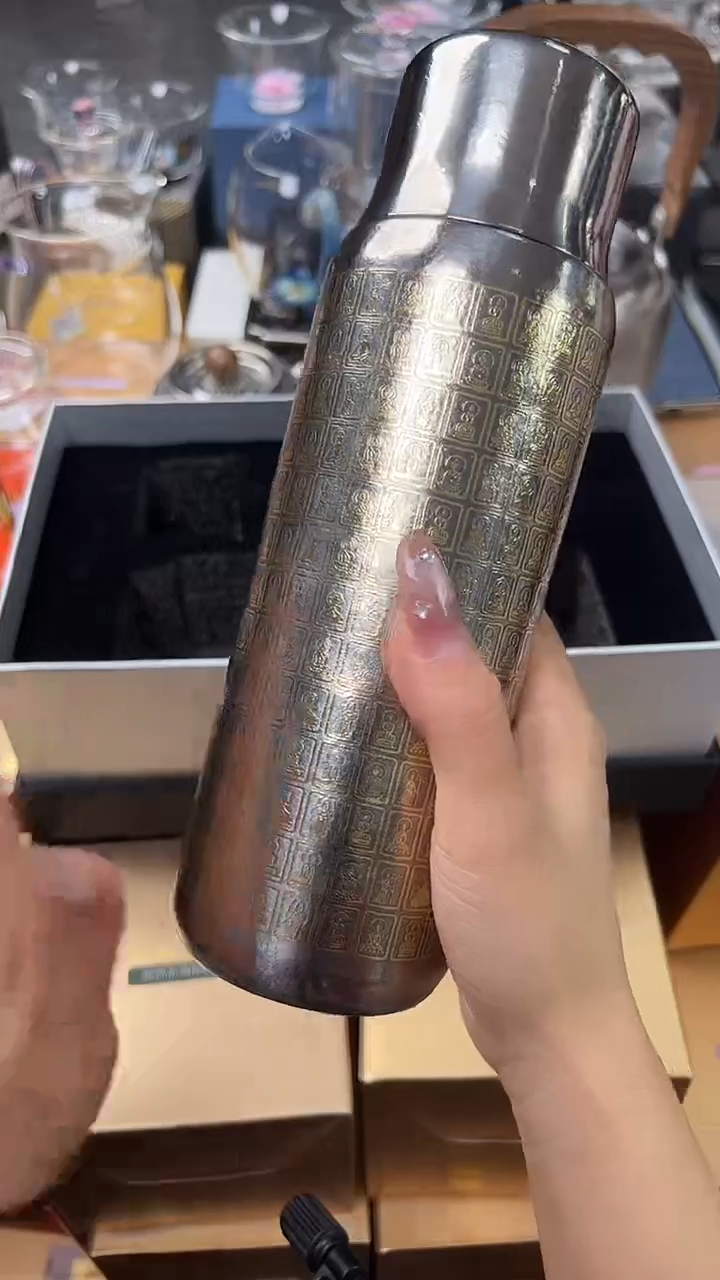 @@器钛臻境保温杯  
