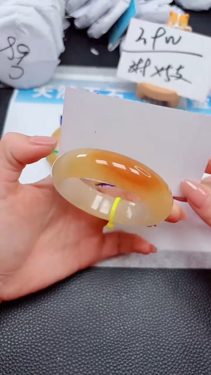 【闪购商品】石英质玉手镯未镶嵌479