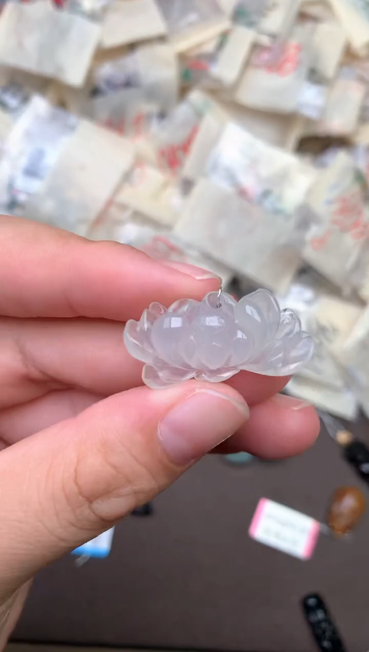 未镶嵌挂件翡翠— 