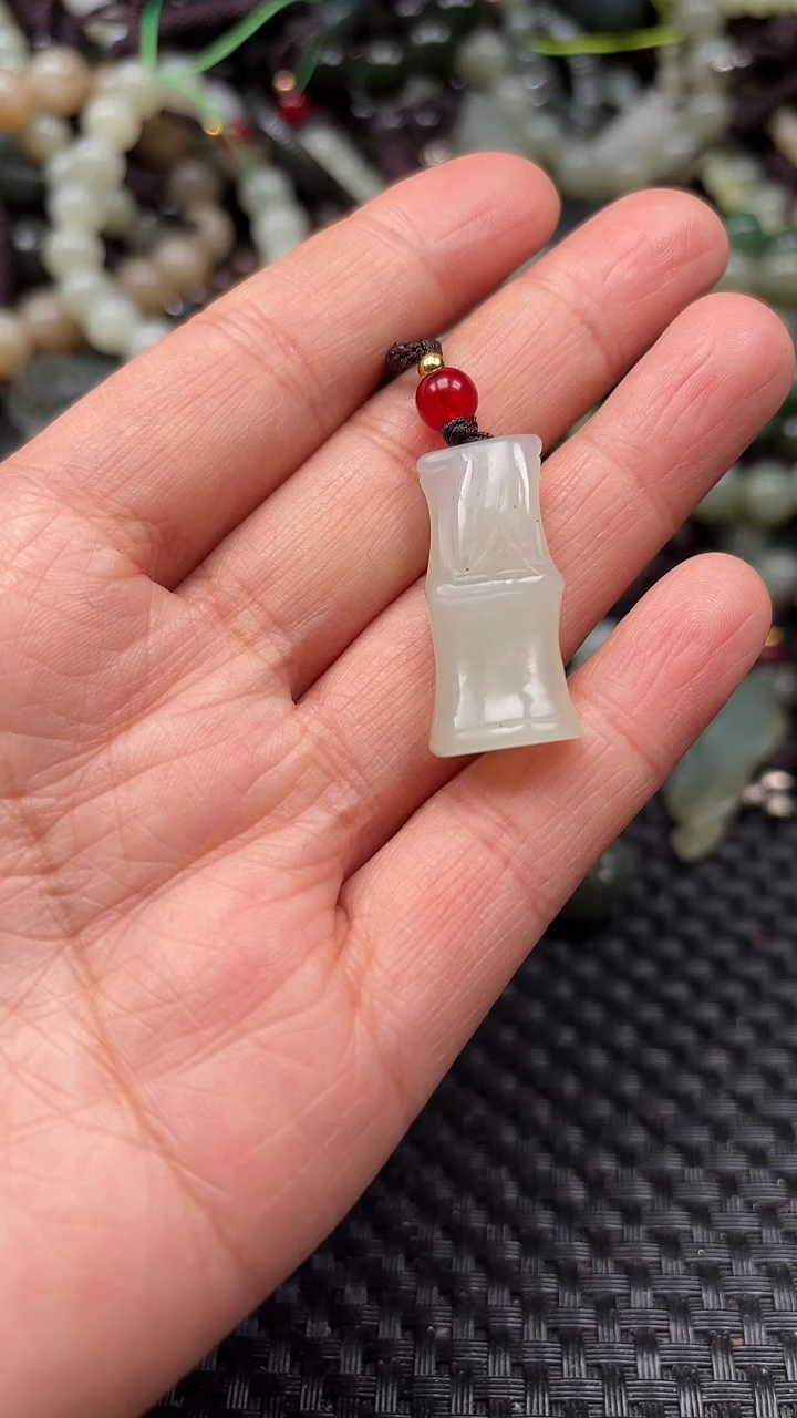 【闪购商品】和田玉颈饰未镶嵌1