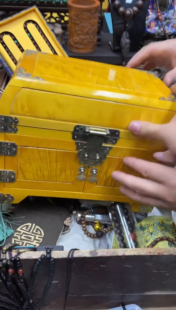 【闪购商品】大叶紫檀（黑酸枝木类） 